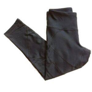 90° by Reflex | Women Size XS Black Diamond Mesh Capri